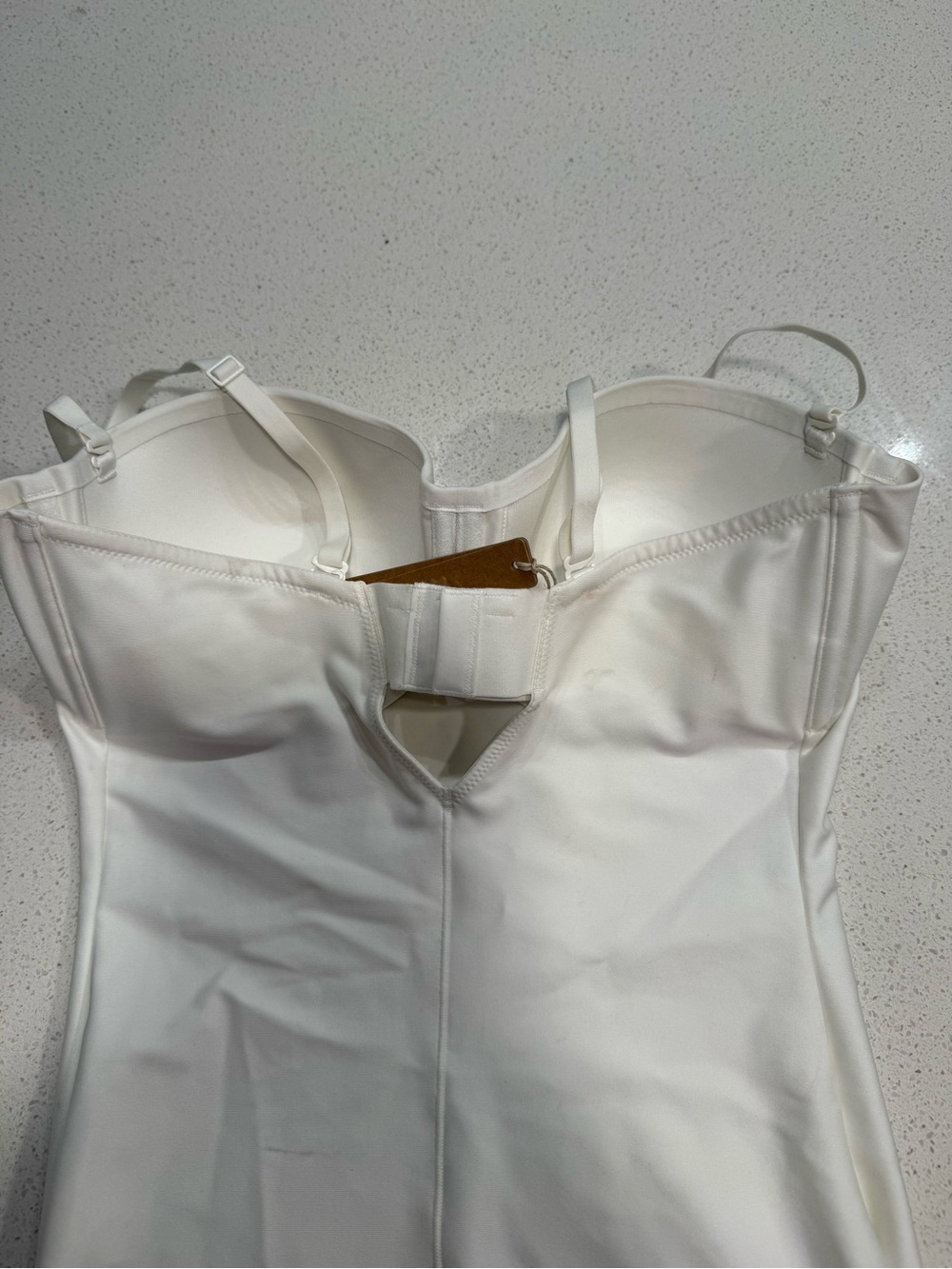 Skims Body Molded Underwire Thong Bodysuit Ivory Medium - Picture 13 of 16